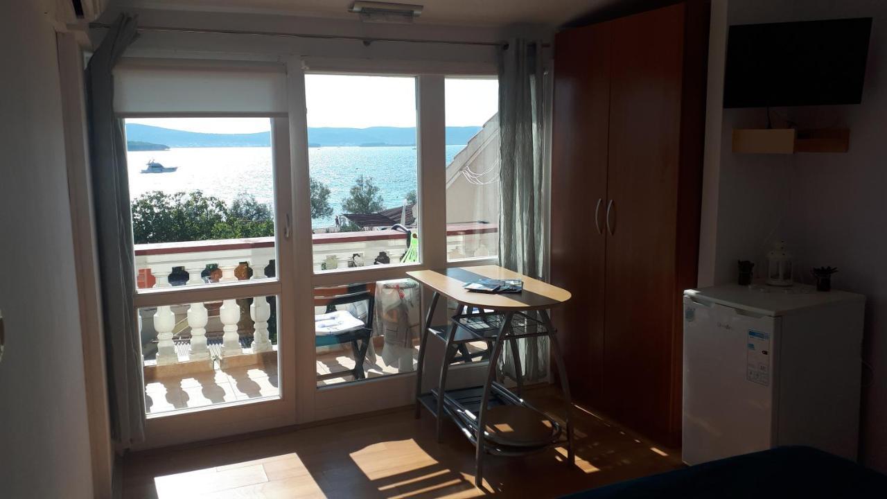 Sobe Rolo Uz More Hotel Биоград на Мору Екстериор снимка