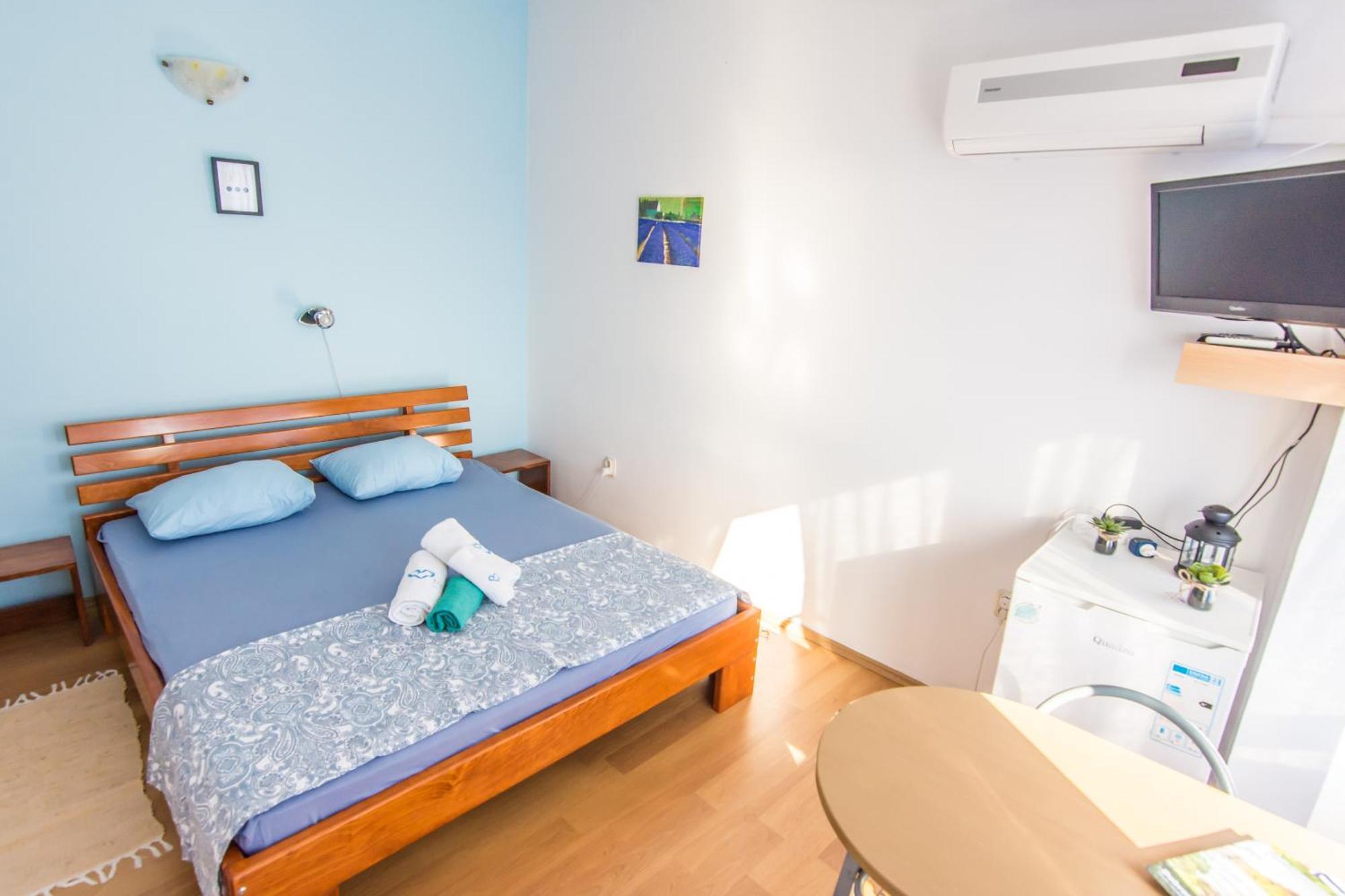 Sobe Rolo Uz More Hotel Биоград на Мору Екстериор снимка